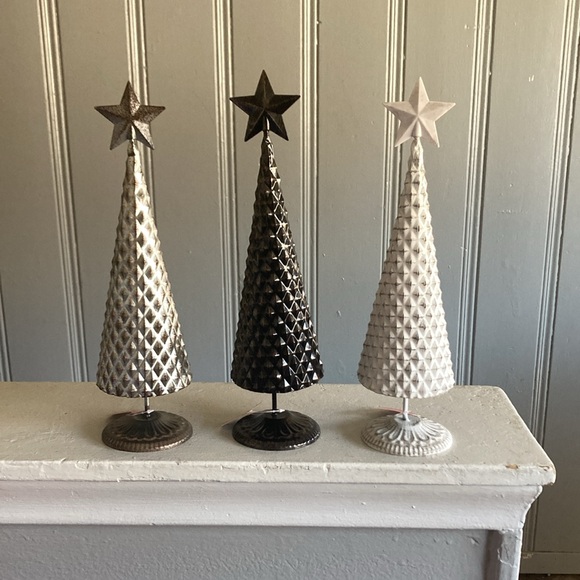 NWT Set of 3- Bronze, White & Silver 14” Metal Christmas Tree Decorations - Picture 13 of 16